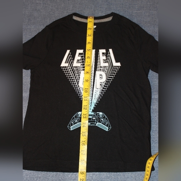 OLD Navy Boys Graphic "Level Up" and *The Future is Yours" Graphic TShirt Bundle - Picture 3 of 7